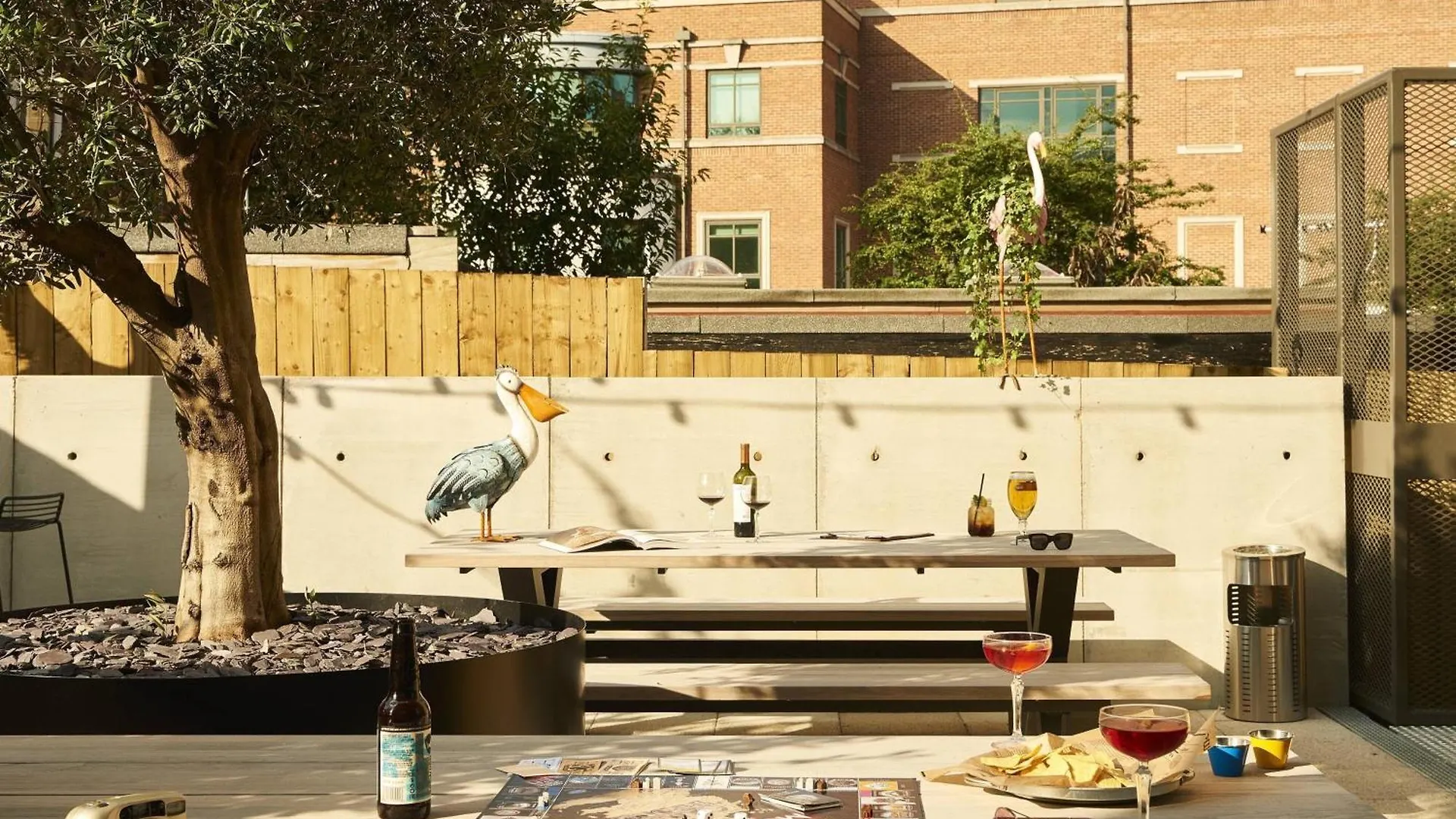 Moxy York Hotel 4*,